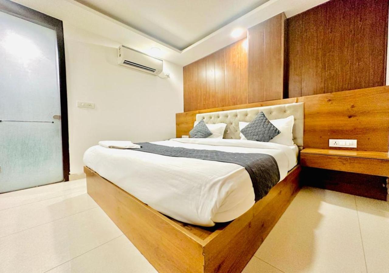 Hotel The Glory Near Delhi International Airport Nova Deli Exterior foto