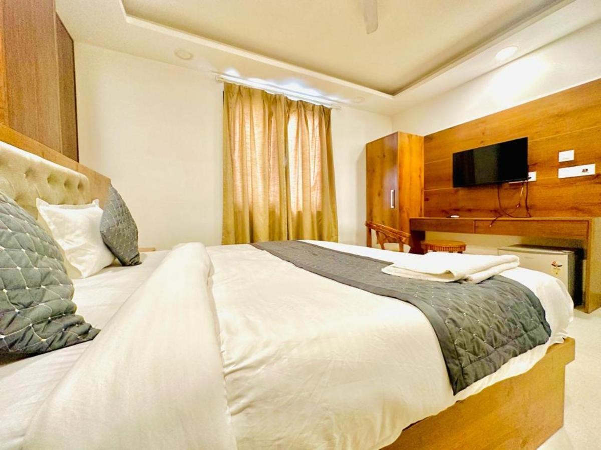 Hotel The Glory Near Delhi International Airport Nova Deli Exterior foto