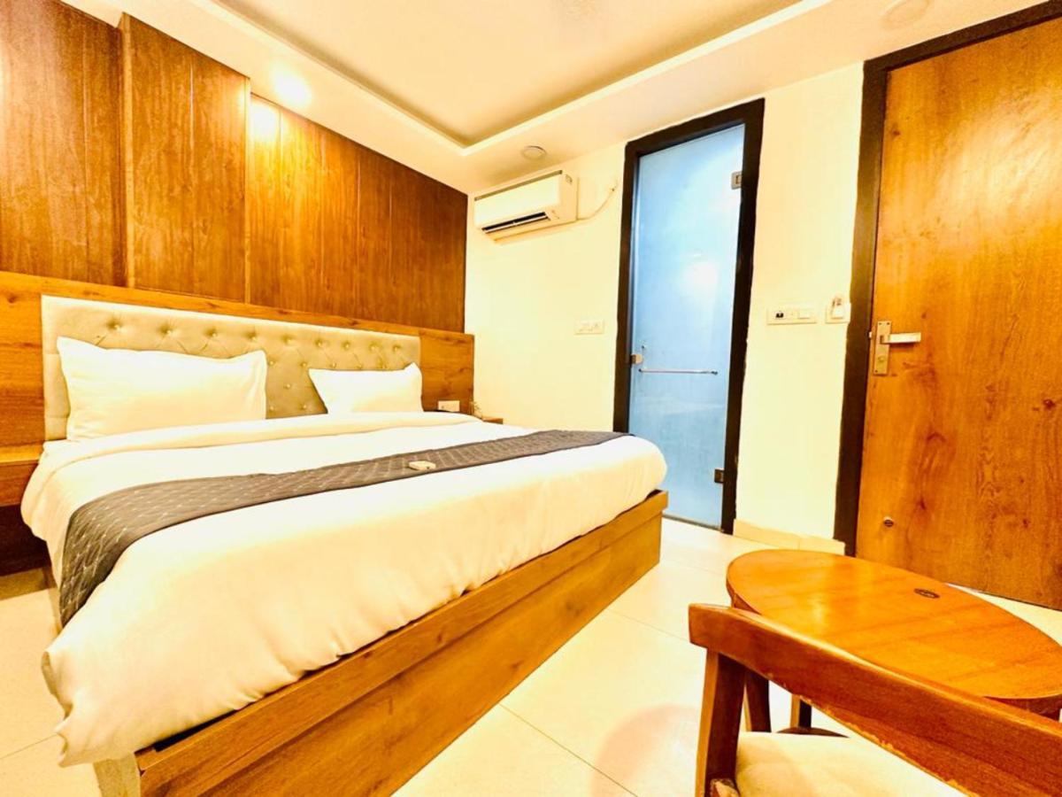 Hotel The Glory Near Delhi International Airport Nova Deli Exterior foto
