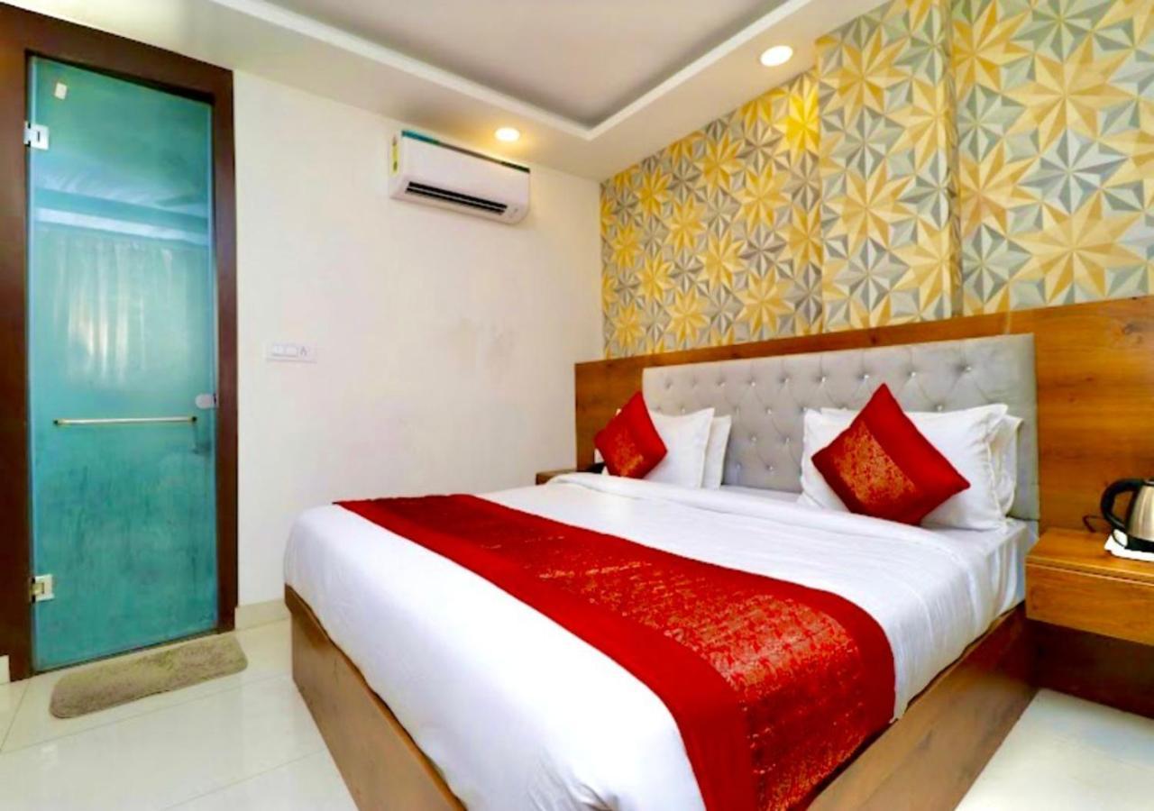 Hotel The Glory Near Delhi International Airport Nova Deli Exterior foto