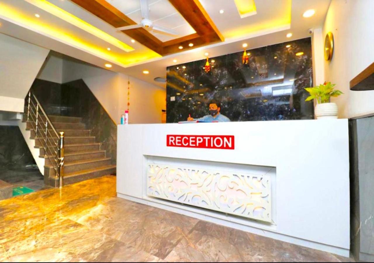 Hotel The Glory Near Delhi International Airport Nova Deli Exterior foto